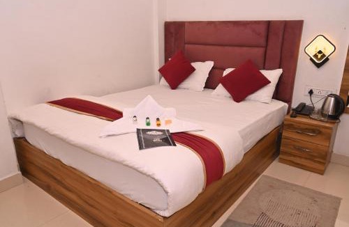 Varanasi Hotel | Hotel Maurya Inn Pandeypur Varanasi