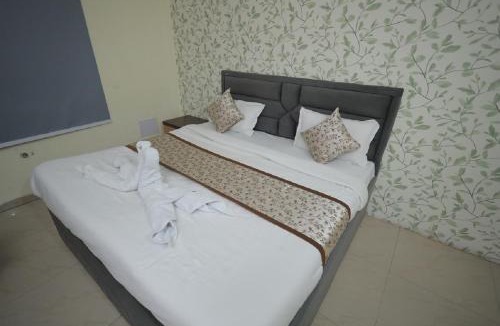 Mathura Hotel | Hotel Mukund Dham-Near Mathura Railway Station