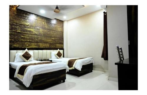 Varanasi Hotel | Hotel Nanak Palace