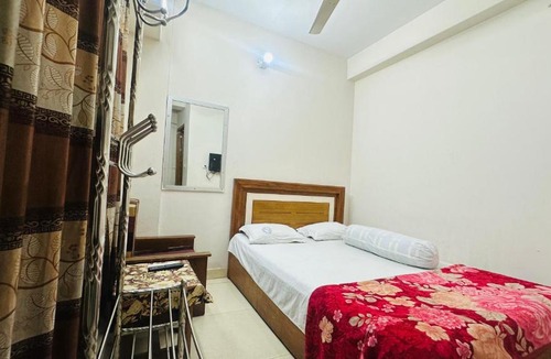 Dhaka Hotel | Hotel New Royal Palace
