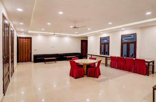 Sector 70 Hotel | Hotel O Golden Palace