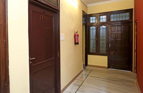Indira Nagar Hotel | Hotel O Greenview Near Munshi Pulia Metro Station