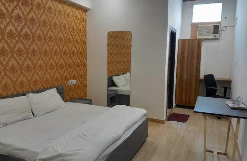 Meerut Hotel | Hotel O Shubkamna