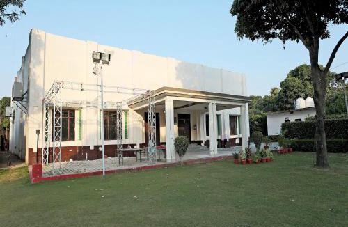 Aligarh Hotel | Hotel O Surprise Farm House