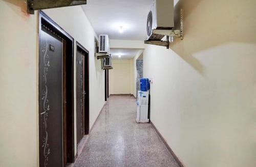 Sector 27 Hotel | Hotel O Wamson Living Classic
