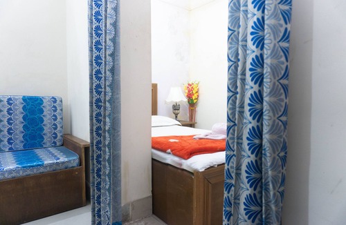 Dhaka House | Hotel Panthapath Residential - Triple Room - AC