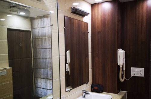 Sector 27 Hotel | Hotel PK Residency