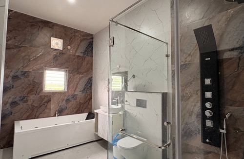 Nalbari Hotel | Hotel Q Green