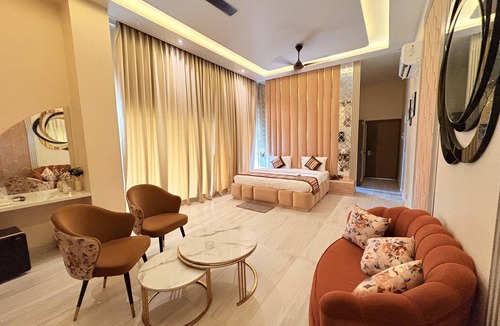 Nalbari Hotel | Hotel Q Green