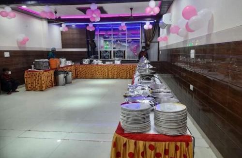 Sikandra Hotel | HOTEL R M PLAZA