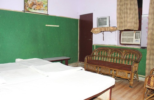 Taj Ganj Hotel | Hotel Raj Bed & Breakfast