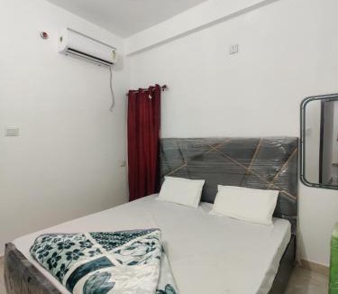 Varanasi Hotel | Hotel Rama Inn