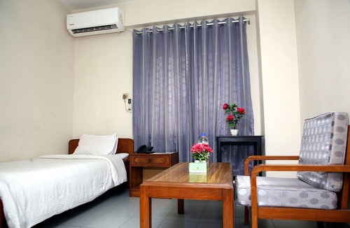 Dhaka Hotel | Hotel Royal Palace