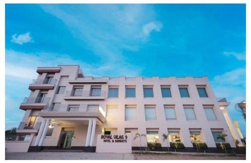 Gajraula Apartment | HOTEL ROYAL VILAS9