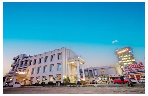 Gajraula Apartment | HOTEL ROYAL VILAS9