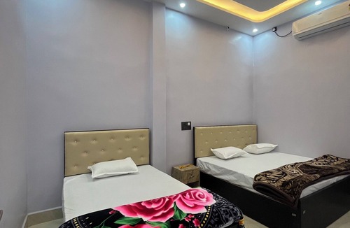 Misrikh Hotel | Hotel S.K Atithi Bhawan