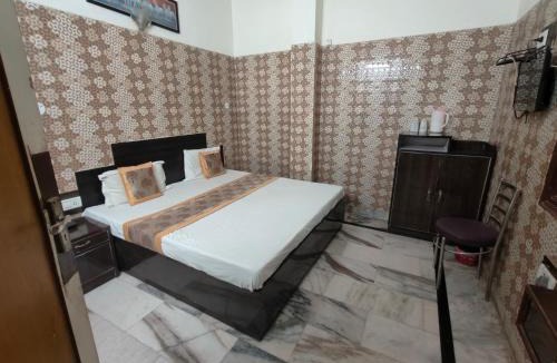 Agra Hotel | HOTEl SARWAN
