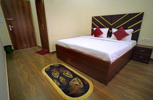 Mat Hotel | Hotel SD GRAND PALACE Near Shri Radha Krishna Vivah Sthali, Bhandirvan, Vrindavan