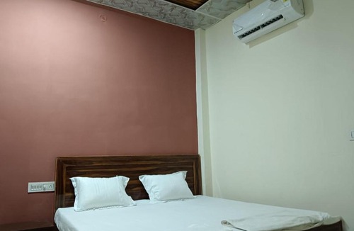 Varanasi Hotel | Hotel Sylvania Palace