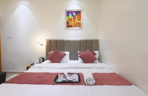 Varanasi Hotel | Hotel The Banaras Stay Varanasi - Air-Conditioned with Parking availability, near Kashi Vishwanath Temple and Ganga Ghat