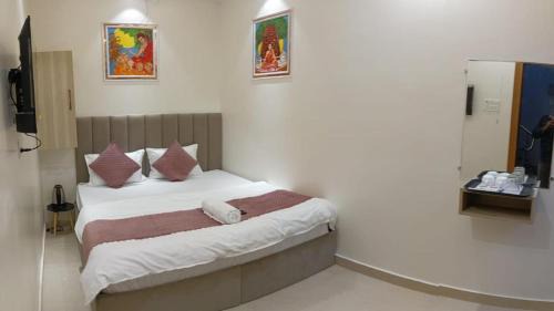 Varanasi Hotel | Hotel The Banaras Stay Varanasi - Air-Conditioned with Parking availability, near Kashi Vishwanath Temple and Ganga Ghat