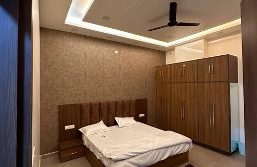 Aligarh Hotel | Hotel The Divine Cloud By- IHCS Group