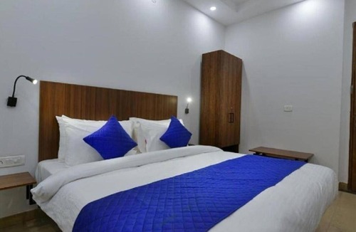 Indirapuram Hotel | Hotel The Emporio A Corporate suites