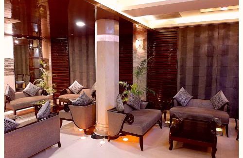 Rakabganj Hotel | HOTEL V J - INTERNATIONAL PALACE Near Park - A Premium Hotel In Agra