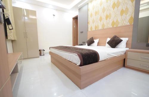 Mathura Hotel | Hotel Vatika Royal