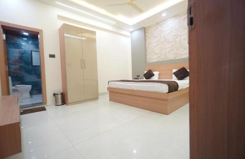 Mathura Hotel | Hotel Vatika Royal