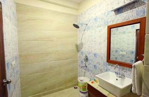 Kiraoli Hotel | Hotel Vedic Inn
