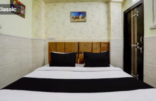 Sector 27 Hotel | Hotel Vista 18 Inn Couple Friendly