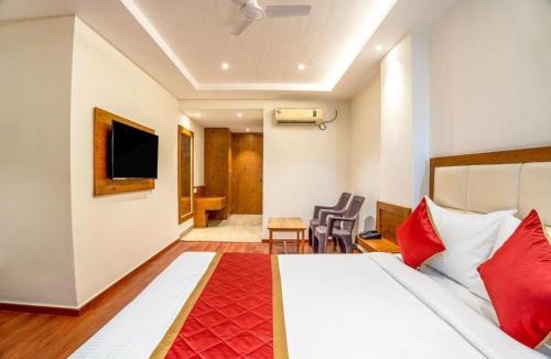 Mathura Hotel | Hotel Wonder House - Free Parking- 5g Free Wifi, Modern Boutique Property