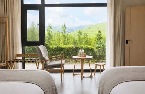 Xinyuan Hotel | Houshan Park House