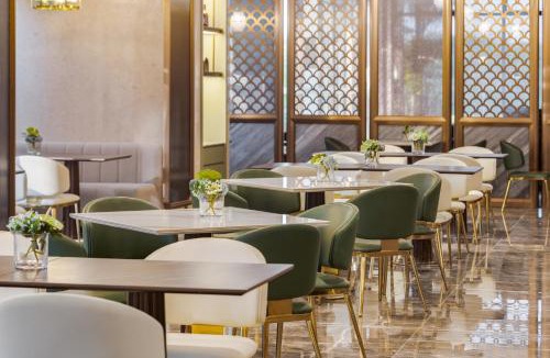 Xindu Hotel | Howard Johnson by Wyndham Zun Ju Hotel Cheng Du