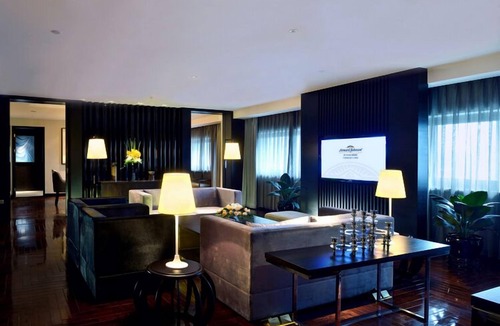 Fuming Hotel | Howard Johnson IFC Plaza Ningbo
