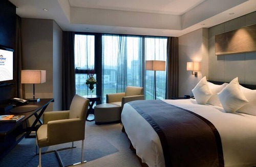 Fuming Hotel | Howard Johnson IFC Plaza Ningbo