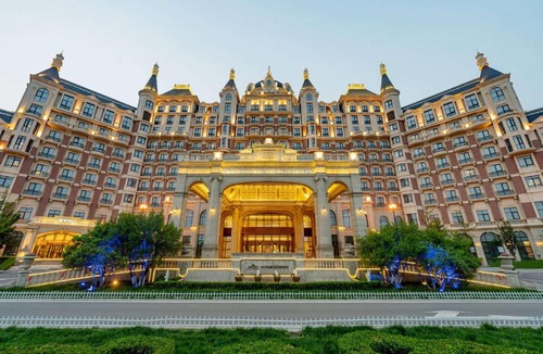 Shunyi Hotel | Howard Johnson Junhe Hot Springs Resort Beijing北京君和豪生酒店