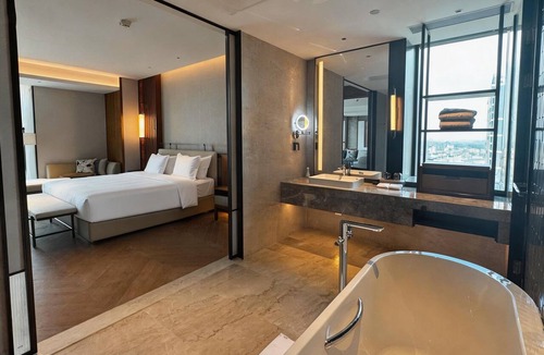 Baiyun District Hotel | Hualuxe Guiyang Financial City