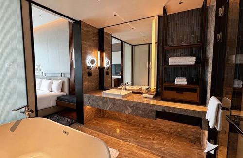 Baiyun District Hotel | Hualuxe Guiyang Financial City