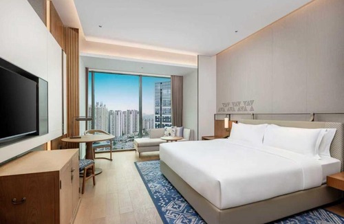 Baiyun District Hotel | HUALUXE Guiyang Financial City by IHG