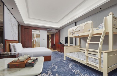 Shizhong District Hotel | Hualuxe Leshan, an IHG Hotel