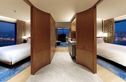Pukou Hotel | HUALUXE Nanjing Yangtze River by IHG
