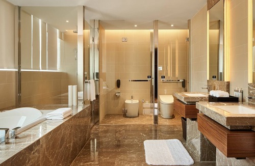 Beilun Hotel | HUALUXE Ningbo Harbor City by IHG