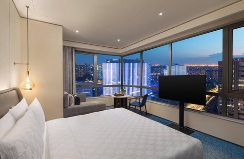 Putuo Hotel | HUALUXE Shanghai Changfeng Park by IHG