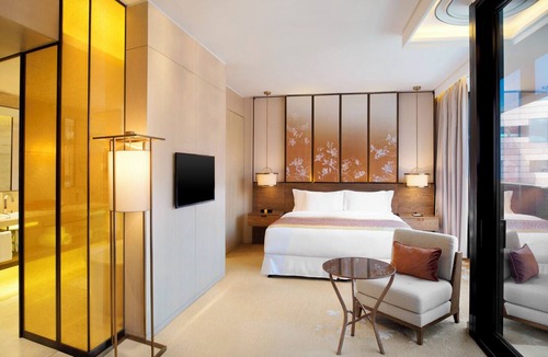 Xuhui Hotel | HUALUXE Shanghai Twelve at Hengshan by IHG