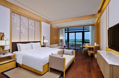 Wujiang Hotel | HUALUXE Suzhou Bay Hot Spring Resort by IHG