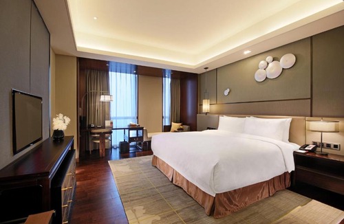 Bin Hu District Hotel | HUALUXE Wuxi Taihu