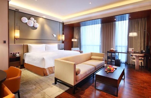 Bin Hu District Hotel | HUALUXE Wuxi Taihu
