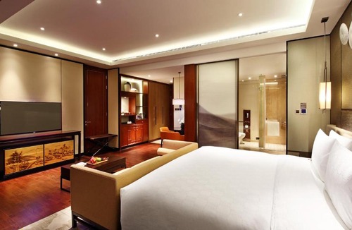Bin Hu District Hotel | HUALUXE Wuxi Taihu